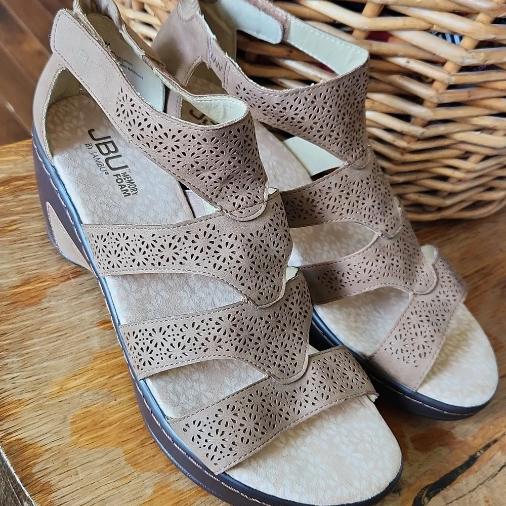 JBU byJAMBU Bianca Tan Wedge Strappy Sandal sz 9.5 - Picture 2 of 16